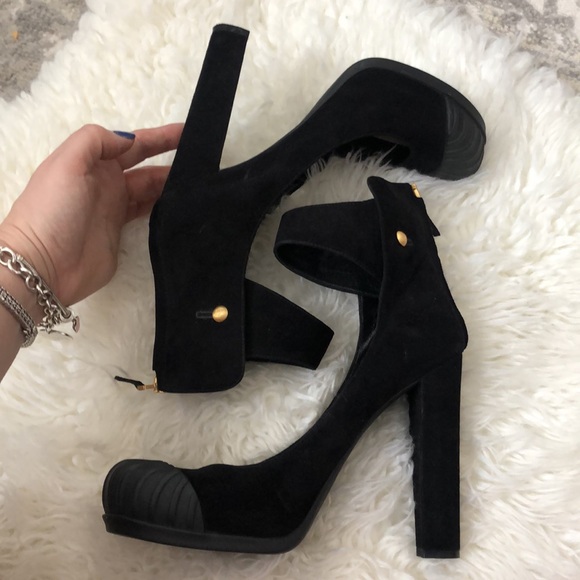 FENDI Runway Décolleté Rubber toe cap Black SUEDE Heels - Picture 3 of 13